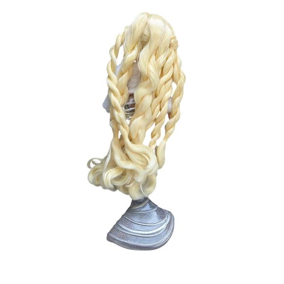 Pre-owned Mermaze Mermaidz Winter Waves Gwen Fashion Doll with Glitter Tail - Picture 2 of 3